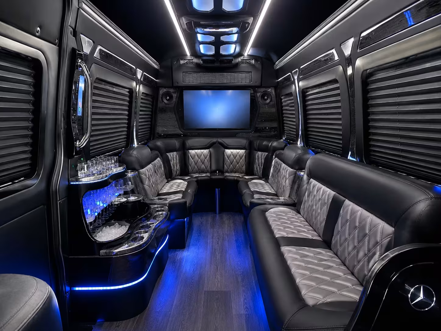 corporate charter bus rentals in sioux falls for convention groups