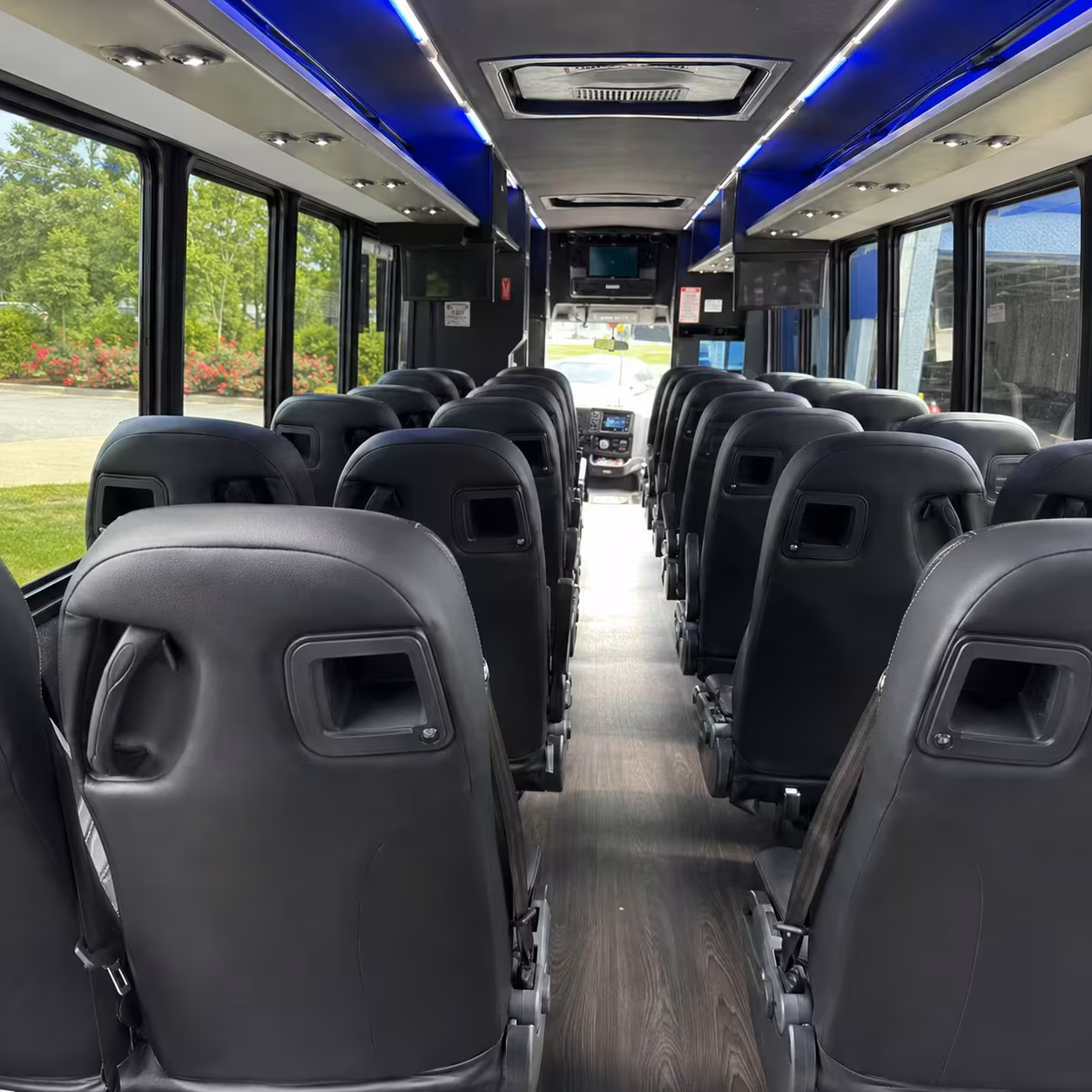 sioux falls minibus rentals for great plains zoo field trips